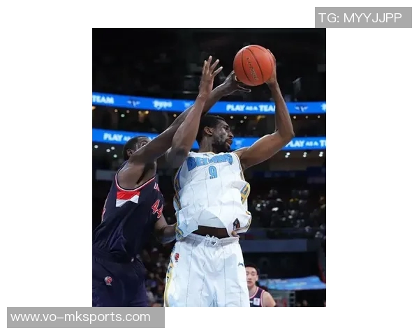 北京队退役吉喆球衣51号战袍升空就像他从未离开